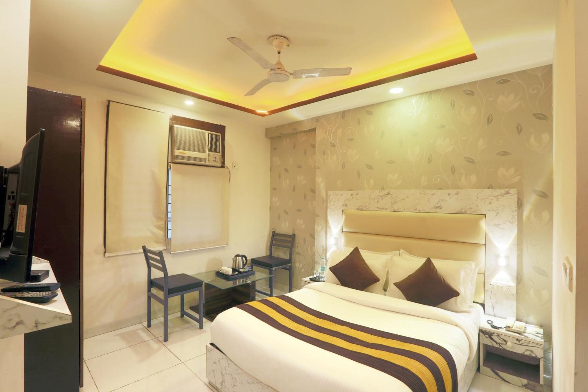 Hotel Triton Grand At Delhi Airport Нью-Дели Экстерьер фото